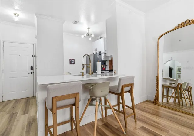 Listing Photo 4 - Condo for sale in building located at 2739 Via Capri, Clearwater, FL 33764 - Unit #1014