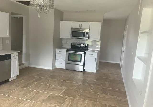 5th image of 601 Banana St, Tarpon Springs, FL 34689 | MLS# TB8514978