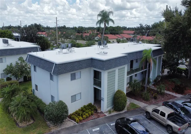 Photo 2 of Condo for sale at 3606 Beneva Rd #504, Sarasota, FL 34232 | MLS# L4962418 | Listing updated on 2026-09-02