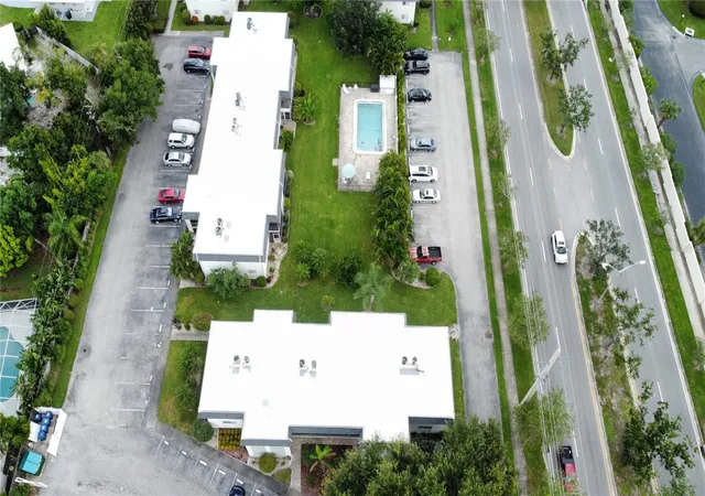 Photo 3 of Condo for sale at 3606 Beneva Rd #504, Sarasota, FL 34232 | MLS# L4962418 | Listing updated on 2026-09-02