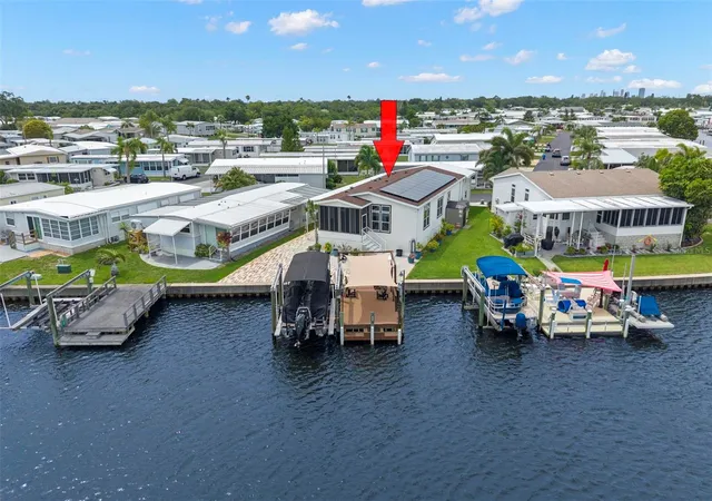 Photo 1 of Manufactured home for sale at 7174 Mount Arlington Dr Ne #419, St Petersburg, FL 33702 | MLS# TB8514990 | Listing updated on 2026-09-12