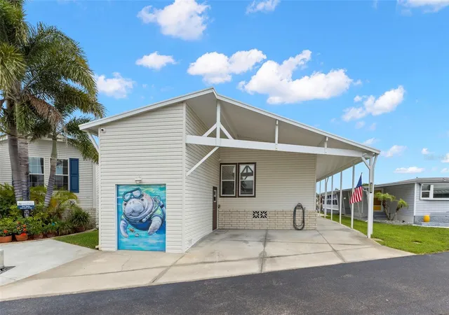 Photo 3 of Manufactured home for sale at 7174 Mount Arlington Dr Ne #419, St Petersburg, FL 33702 | MLS# TB8514990 | Listing updated on 2026-09-12