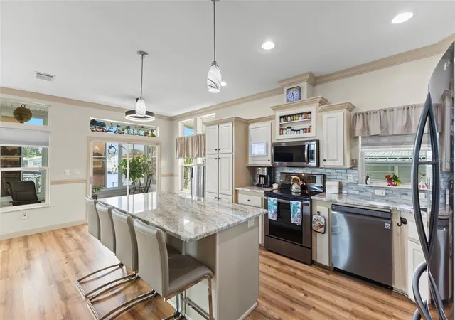 Photo 4 of Manufactured home for sale at 7174 Mount Arlington Dr NE #419, St Petersburg, FL 33702 | MLS# TB8514990 | Listing updated on 2026-09-12