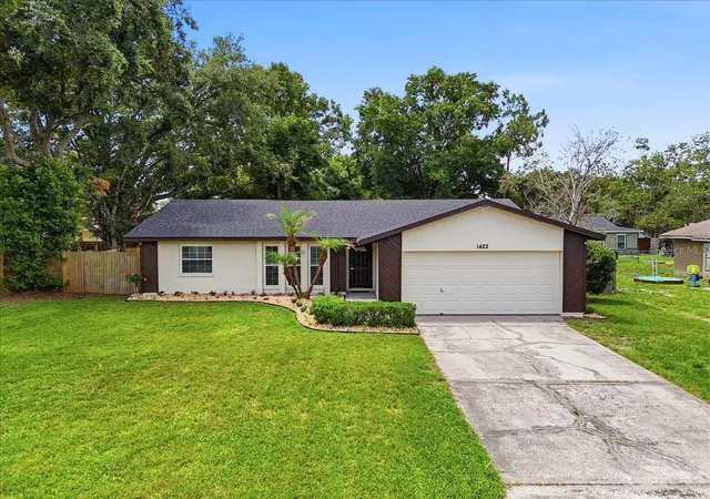 3rd image of 1422 Periwinkle Ct, Lakeland, FL 33811 | MLS# L4962419