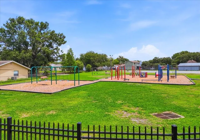 47th image of 1422 Periwinkle Ct, Lakeland, FL 33811 | MLS# L4962419