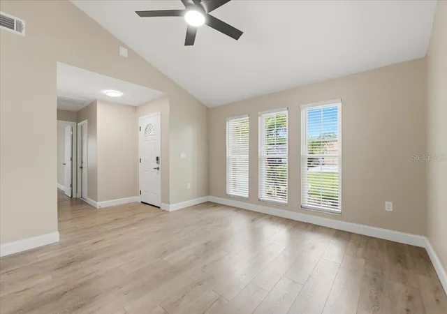 5th image of 1422 Periwinkle Ct, Lakeland, FL 33811 | MLS# L4962419