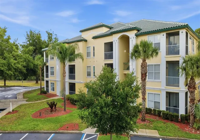 Listing Photo 2 - Condo for sale in building located at 8807 Dunes Ct, Kissimmee, FL 34747 - Unit #308