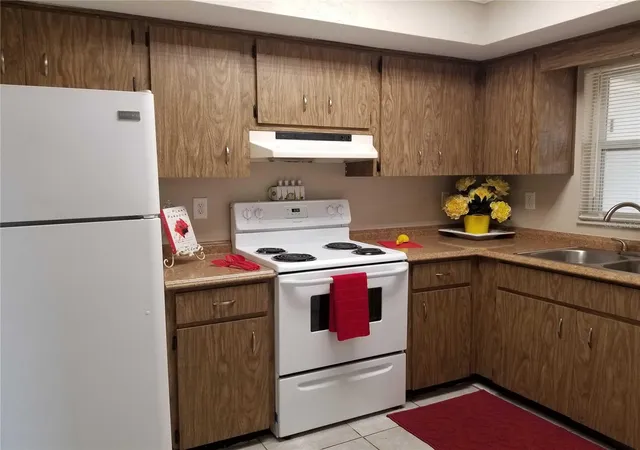 5th image of 3366 Camelot Dr, Largo, FL 33771