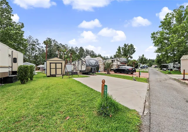 5th image of 2923 Ne 104Th Ave, Silver Springs, FL 34488 | MLS# OM725887