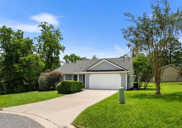 Photo 2 of Single family home for sale at 14611 Nw 150th Lane, Alachua, FL 32615 | MLS# TB8515028 | Listing updated on 2026-08-20