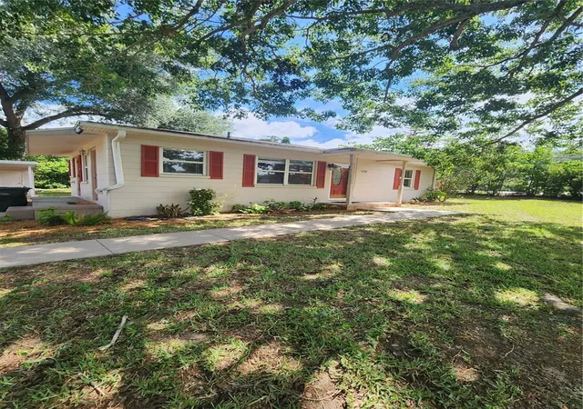 Photo 2 of Single family home for sale at 4320 Hedge Dr N, Lakeland, FL 33812 | MLS# L4962420 | Listing updated on 2026-10-28