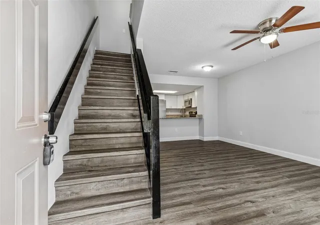 4th image of 1403 Brigadoon Dr, Clearwater, FL 33759 | MLS# TB8515037