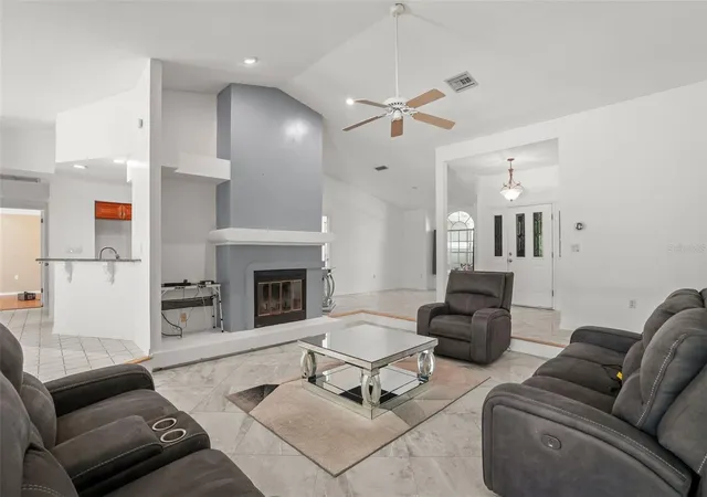 4th image of 8020 Moonlight Ln, New Port Richey, FL 34654 | MLS# W7886358