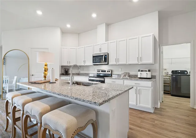 3rd image of 915 Overpool Ave, Davenport, FL 33896 | MLS# S5151132