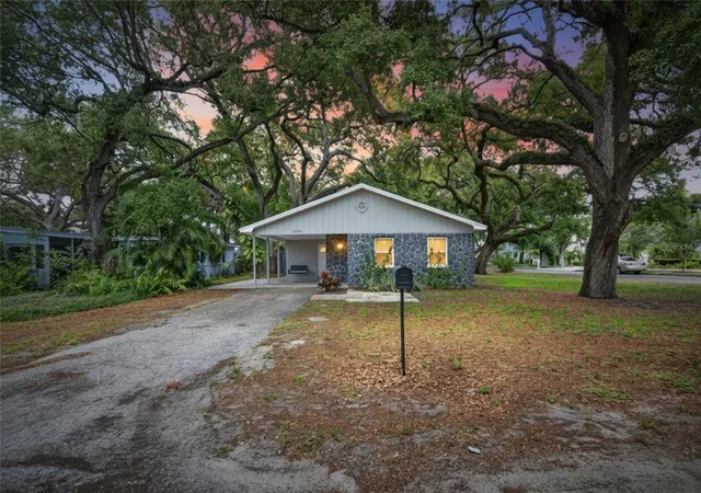 Homes for sale in Tampa, FL | 5326 S Russell St, Tampa, FL 33611 | MLS# TB8515053