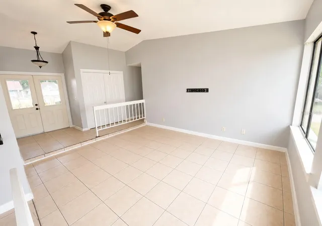 Photo 4 of Single family home for sale at 17 S Flag Dr, Kissimmee, FL 34759 | MLS# A4695750 | Listing updated on 2026-10-22