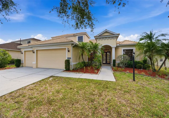 Photo 1 of Single family home for sale at 6611 Chickadee Ln, Lakewood Ranch, FL 34202 | MLS# TB8515061 | Listing updated on 2026-09-01