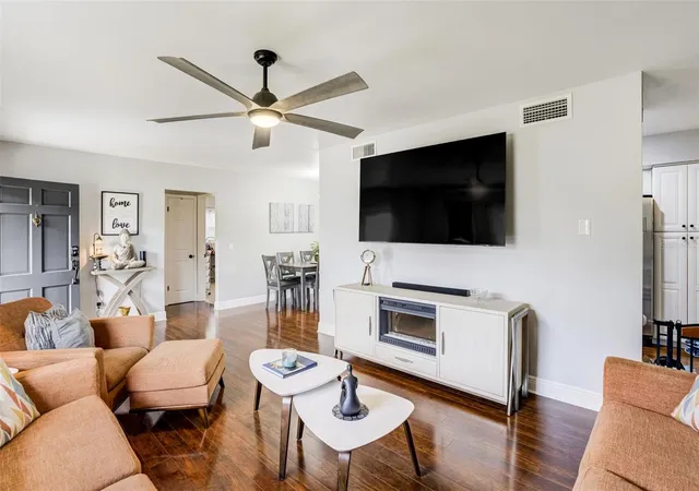 Photo 4 of Single family home for sale at 1636 Leisure Dr, Clearwater, FL 33756 | MLS# TB8515065 | Listing updated on 2026-10-22