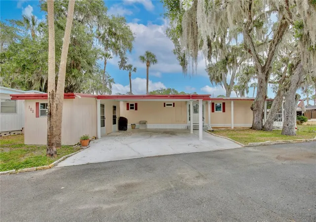 2nd image of 105 Canal Vw, Eustis, FL 32726 | MLS# O6413223