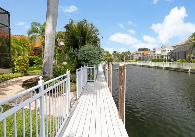 Photo 2 of Single family home for sale at 4770 Mainsail Dr, Bradenton, FL 34208 | MLS# A4695766 | Listing updated on 2026-09-20