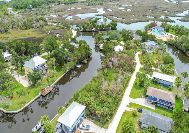 2nd image of 12073 W Gulf Breeze Ct, Crystal River, FL 34429 | MLS# TB8515097