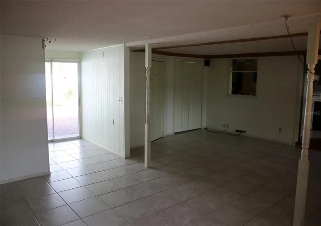 Photo 3 of Single family home for sale at 407 N Pompano Ave, Sarasota, FL 34237 | MLS# A4695772 | Listing updated on 2026-09-19