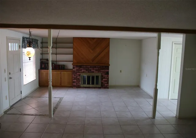 Photo 4 of Single family home for sale at 407 N Pompano Ave, Sarasota, FL 34237 | MLS# A4695772 | Listing updated on 2026-09-19
