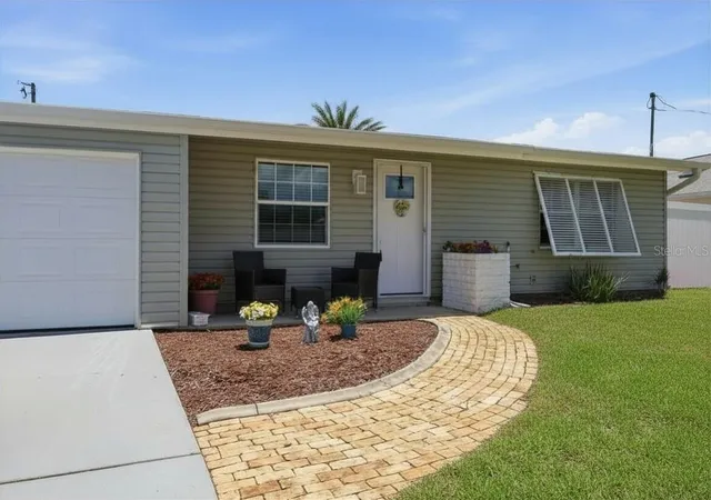 3rd image of 201 E Tarpon Blvd Nw, Port Charlotte, FL 33952 | MLS# N6144571