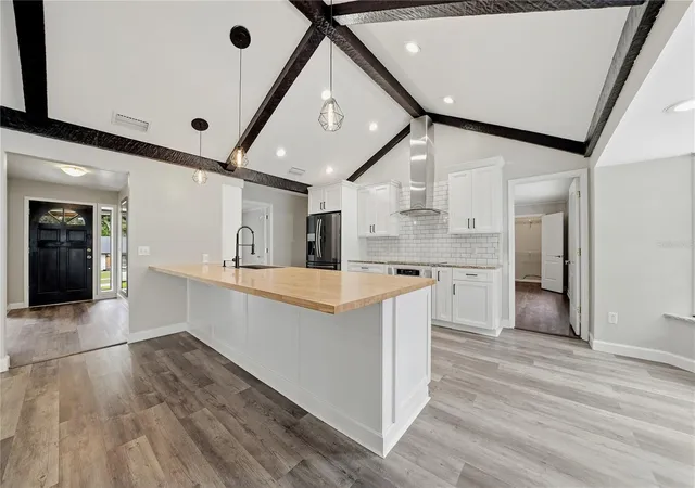 3rd image of 1008 Oakridge Manor Dr, Brandon, FL 33511 | MLS# TB8515116