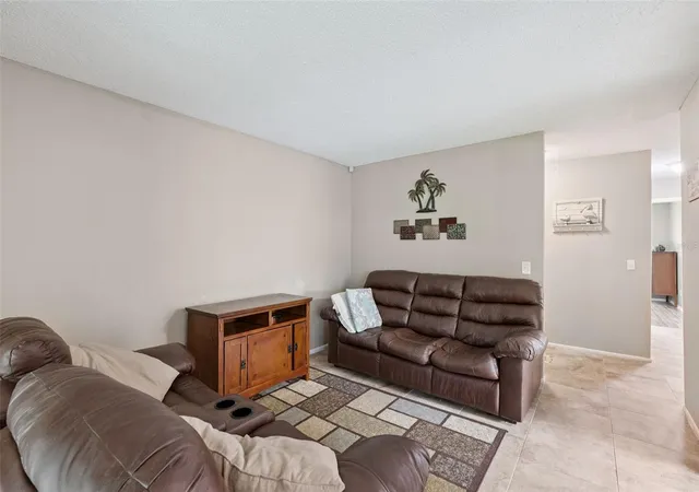 Listing Photo 1 - Condo for sale in building located at 2417 Barley Clb Ct, Orlando, FL 32837 - Unit #1