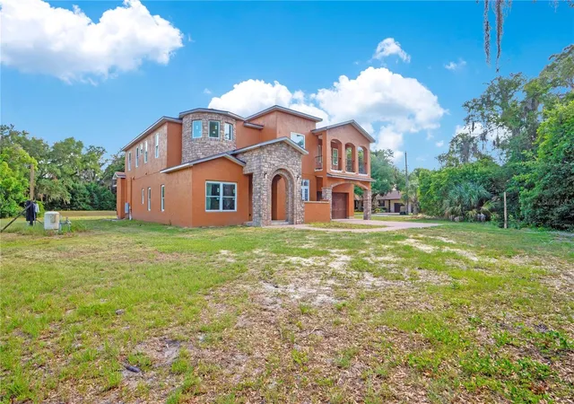 3rd image of 818 Lake Agnes Dr, Polk City, FL 33868 | MLS# TB8515132