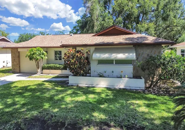 Photo 3 of Single family home for sale at 2819 Thistle Ct S, Palm Harbor, FL 34684 | MLS# TB8515135 | Listing updated on 2026-10-03