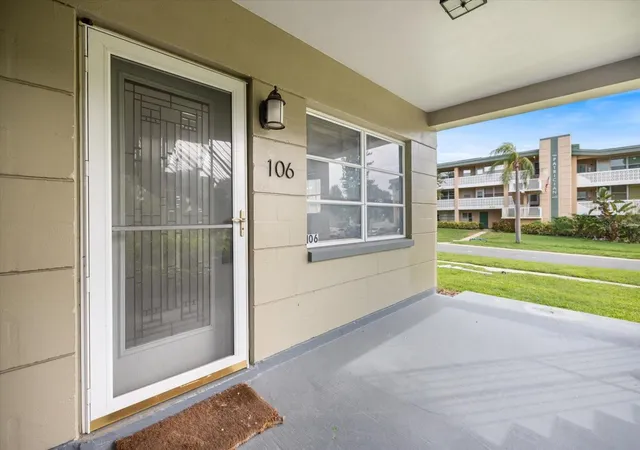 Homes for sale in Saint Petersburg, FL | 450 32nd Ave N #106W, Saint Petersburg, FL 33704 | MLS# A4695791