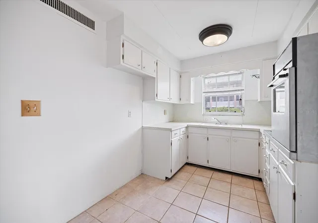 Homes for sale in Saint Petersburg, FL | 450 32Nd Ave N #106W, Saint Petersburg, FL 33704 | MLS# A4695791
