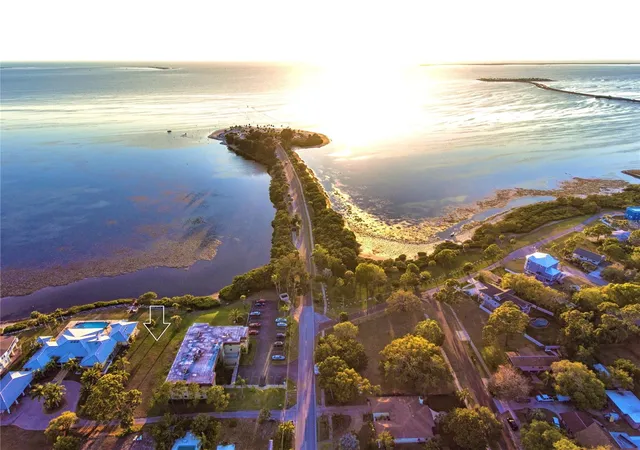3rd image of 1725 Gulf Rd, Tarpon Springs, FL 34689 | MLS# TB8515144