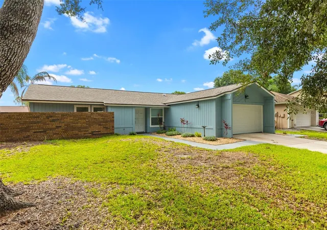 Photo 3 of Single family home for sale at 15917 Country Farm Pl, Tampa, FL 33624 | MLS# TB8515145 | Listing updated on 2026-09-12