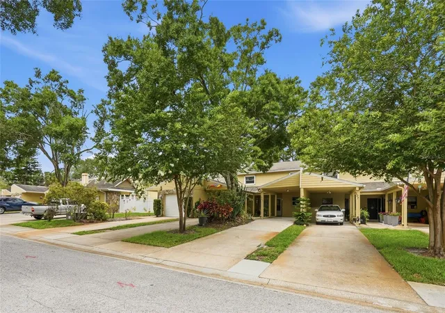 2nd image of 205 Somerset Ln, Palm Harbor, FL 34684 | MLS# TB8515153