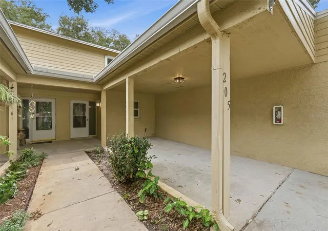 35th image of 205 Somerset Ln, Palm Harbor, FL 34684 | MLS# TB8515153