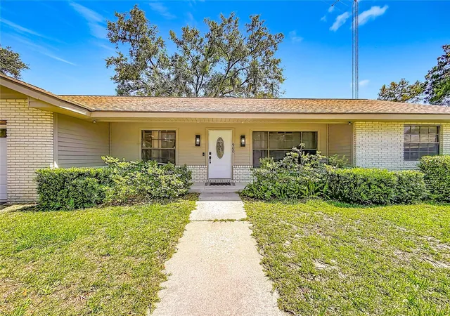 3rd image of 900 Ne 165Th St, Citra, FL 32113 | MLS# O6413287