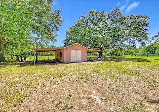 Photo 3 of Single family home for sale at 900 Ne 165th Street, Citra, FL 32113 | MLS# O6413287 | Listing updated on 2026-09-21