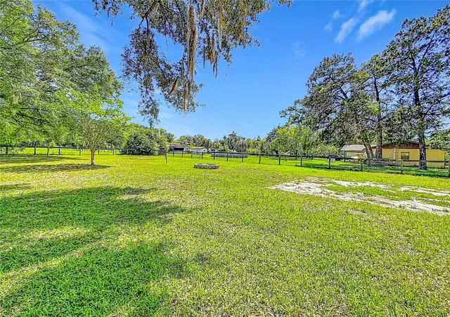 Photo 3 of Single family home for sale at 900 NE 165th Street, Citra, FL 32113 | MLS# O6413287 | Listing updated on 2026-09-21