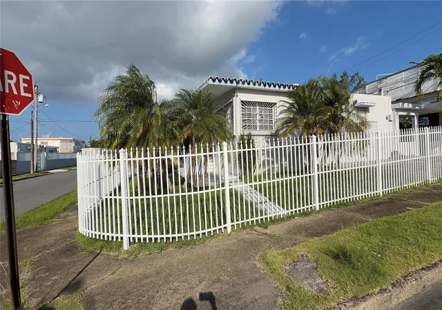 Photo 2 of Single family home for sale at Calle Becasina E 32 Urb Country Clb #926, San Juan, PR 00924 | MLS# PR9121801 | Listing updated on 2026-08-28