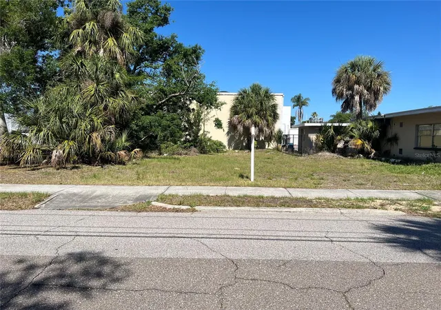 1st image of 1104 N Garden St, Clearwater, FL 33755 | MLS# TB8515187