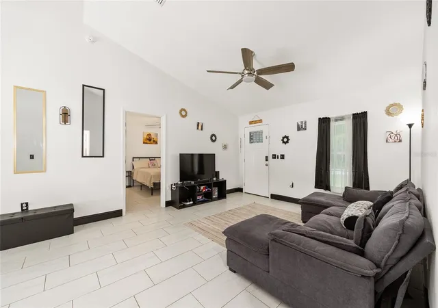 Photo 3 of Single family home for sale at 3781 Se 144th Lane, Summerfield, FL 34491 | MLS# OM725930 | Listing updated on 2026-09-15