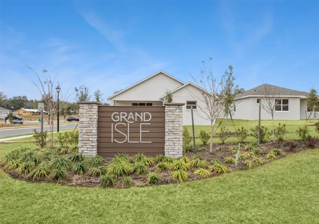 Homes for sale in Grand Island, FL | 3712 Watercliff Cir, Grand Island, FL 32735 | MLS# O6413318
