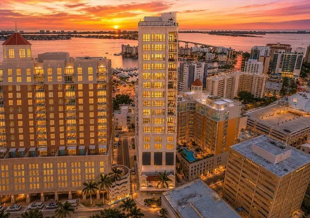 3rd image of 33 S Palm Ave #901, Sarasota, FL 34236 | MLS# A4695811