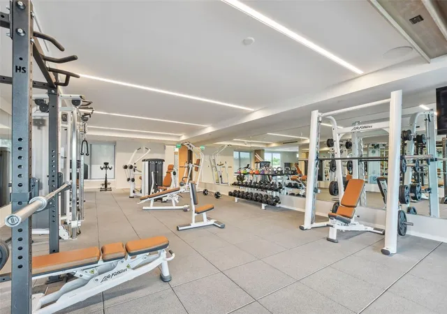 2nd image of 1020 Sunset Pt Rd, CLEARWATER, FL 33755