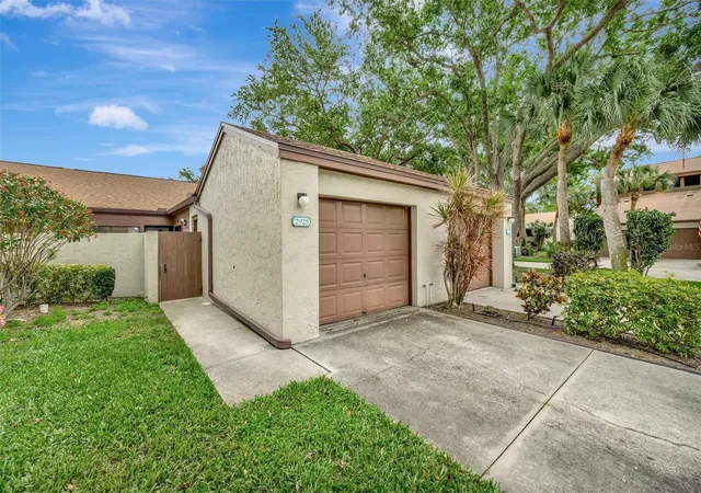 2nd image of 2925 Park Lake Dr #12, Bradenton, FL 34209 | MLS# A4695813