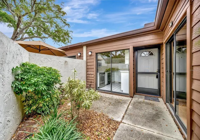 3rd image of 2925 Park Lake Dr, BRADENTON, FL 34209