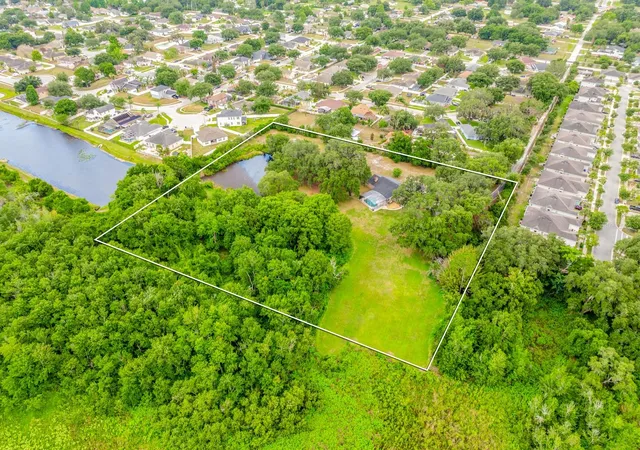 Photo 2 of Single family home for sale at 1600 E 10th Street, Saint Cloud, FL 34771 | MLS# O6413361 | Listing updated on 2026-09-13